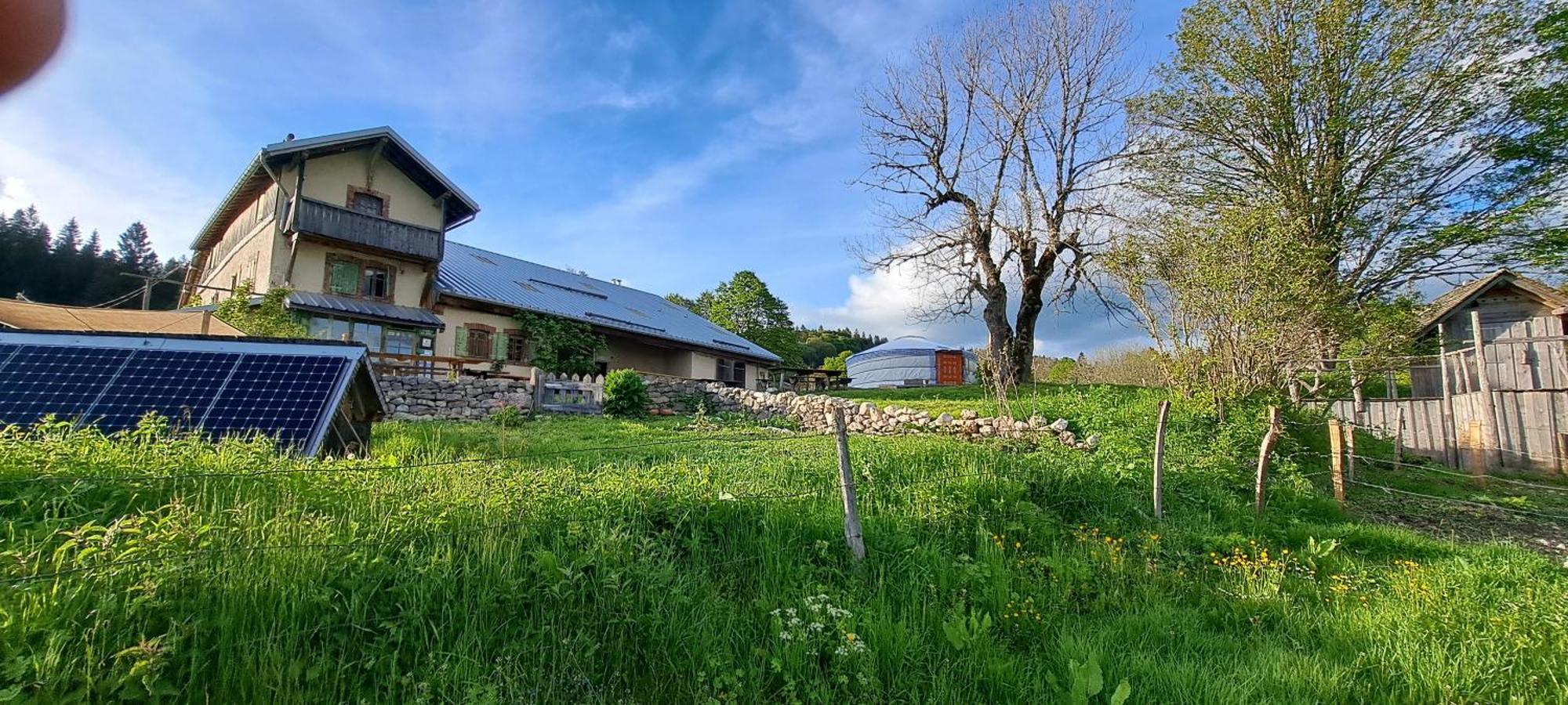 La Petite Echelle Hotel Rochejean Bagian luar foto
