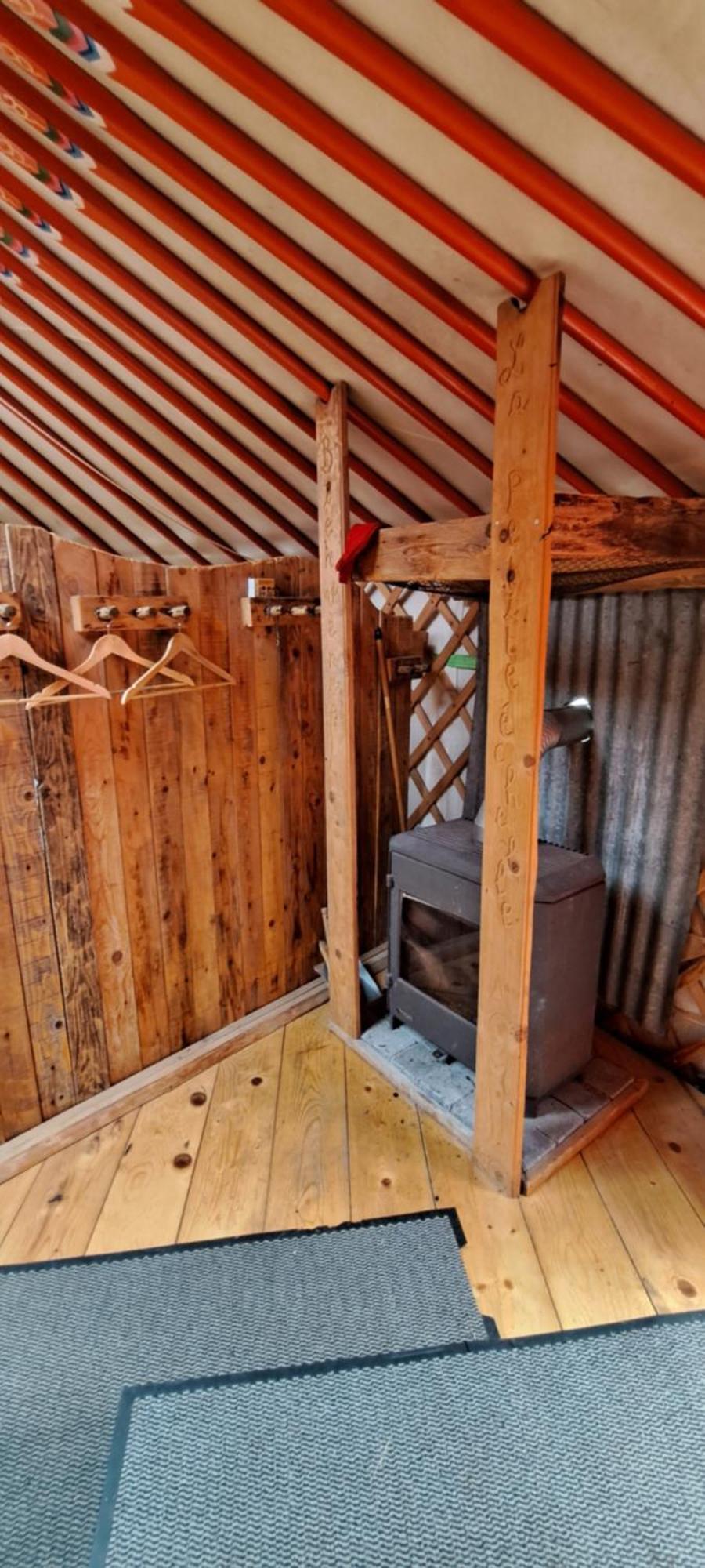 La Petite Echelle Hotel Rochejean Bagian luar foto